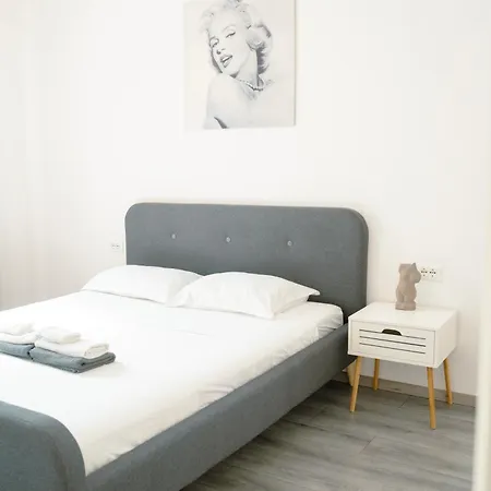 Apartment Casa Lina 2 *